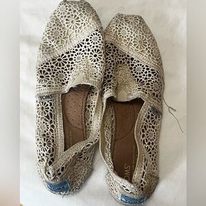 TOMS Women's Floral Crochet Flats - Beige